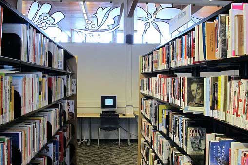 Fort Garry Library